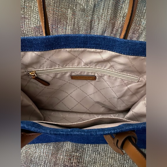 Michael Kors blue and brown logo-print canvas tote. - Picture 9 of 12